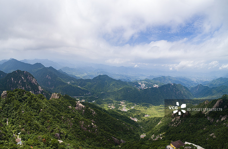 航拍中国安徽省池州市青阳县九华山地质公园图片素材