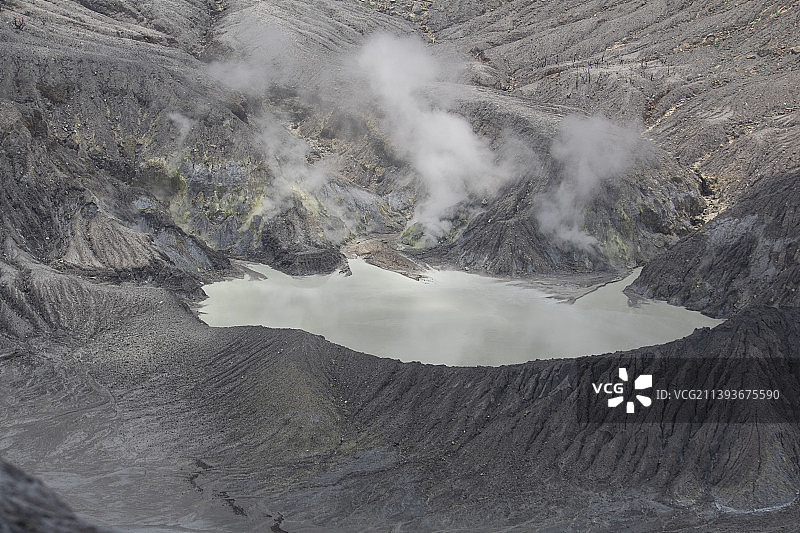 印度尼西亚覆舟火山的火山景观图片素材