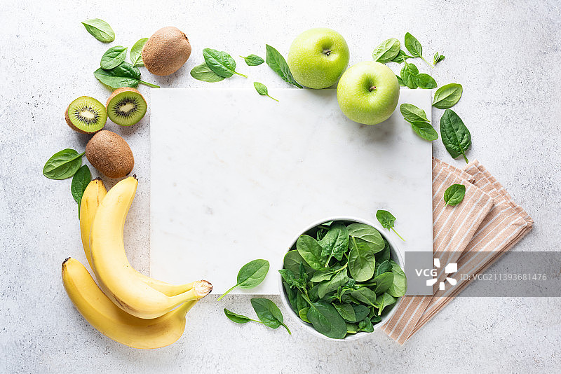 俄罗斯莫斯科：餐桌上的食物俯视图图片素材