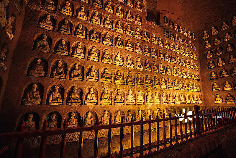 乐山东方佛都石窟内部风光，中国第五大石窟图片素材