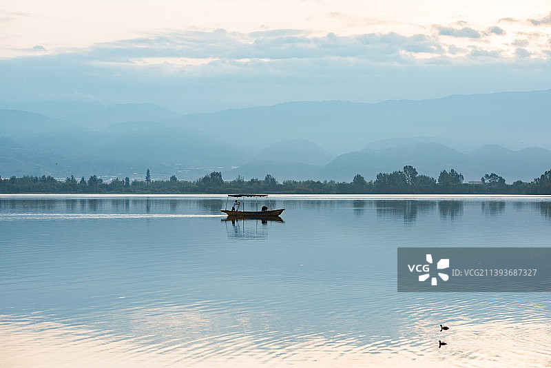 壮观的四川西昌邛海风光图片素材