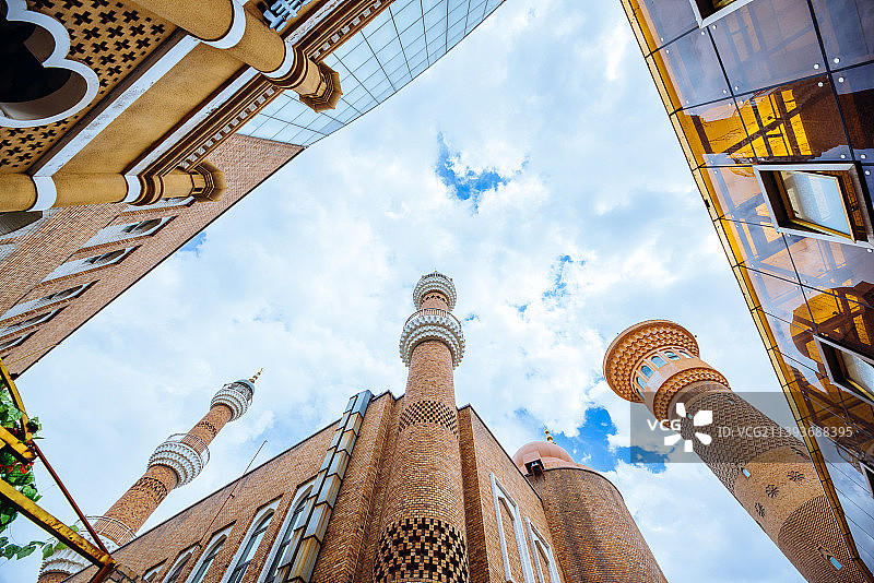 中国新疆乌鲁木齐国际大巴扎市场图片素材