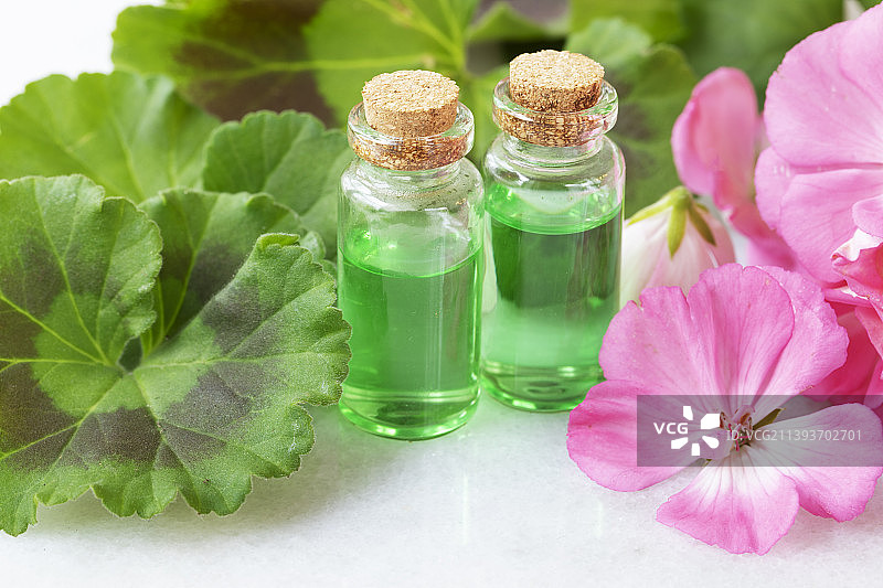 桌子上水疗设备的特写镜头图片素材