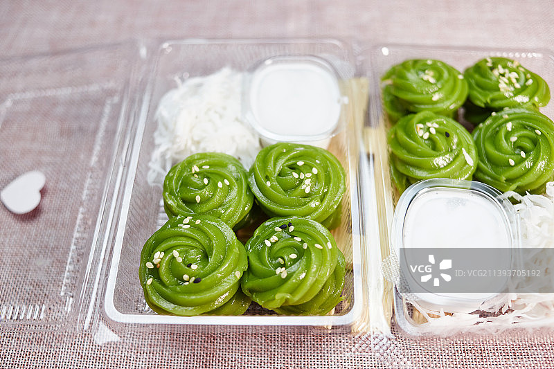 香兰布丁配甜椰奶图片素材