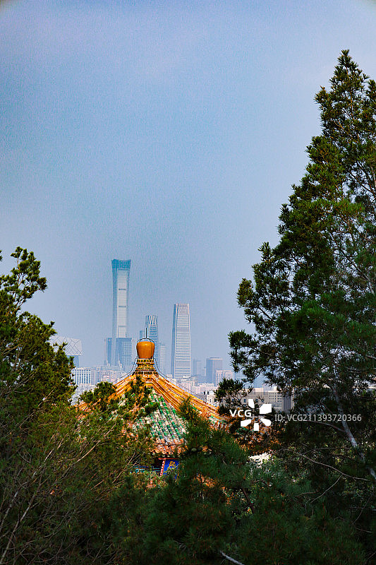 古今交融 古今同框 景山公园远眺北京中心商务区图片素材