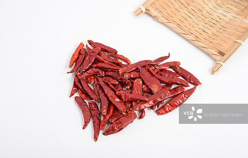 红辣椒组成的心形图片素材