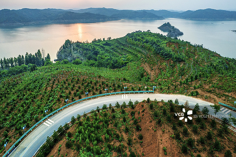 黄河公路洛阳新安县交通景观现代化高速高速公路建设美丽乡村振兴图片素材