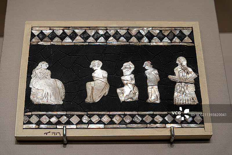 国家典籍博物馆邂逅·美索不达米亚——叙利亚古代文物精品展重要藏品青铜时代珍珠母贝镶嵌画图片素材