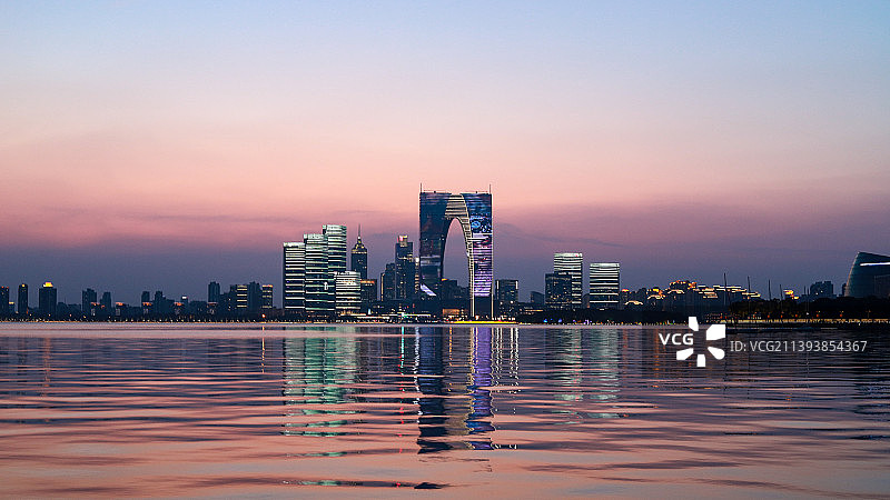 苏州金鸡湖灯光秀图片素材