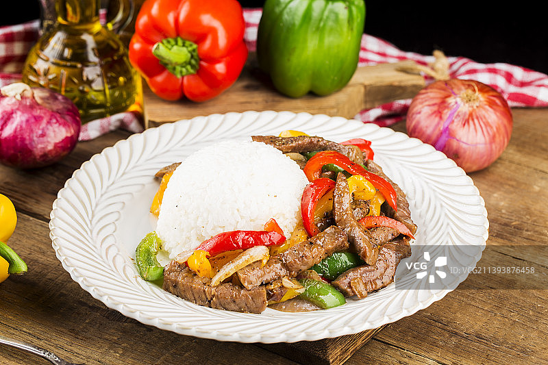 彩椒牛肉饭图片素材