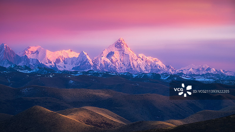 粉色贡嘎图片素材