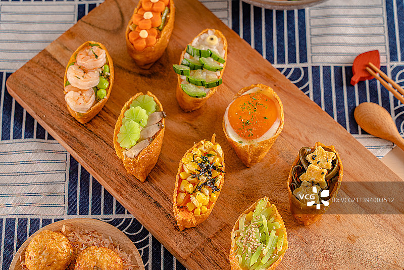 花式稻荷寿司章鱼小丸子食物静物图片素材