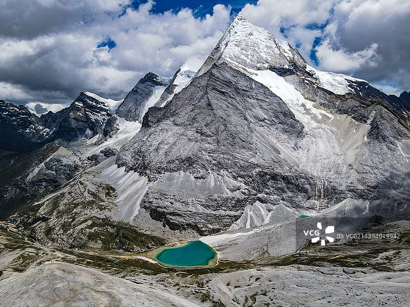 稻城亚丁，牛奶海，五色海图片素材