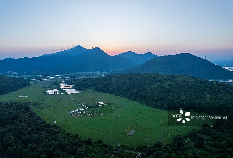风力发电进千家万户图片素材