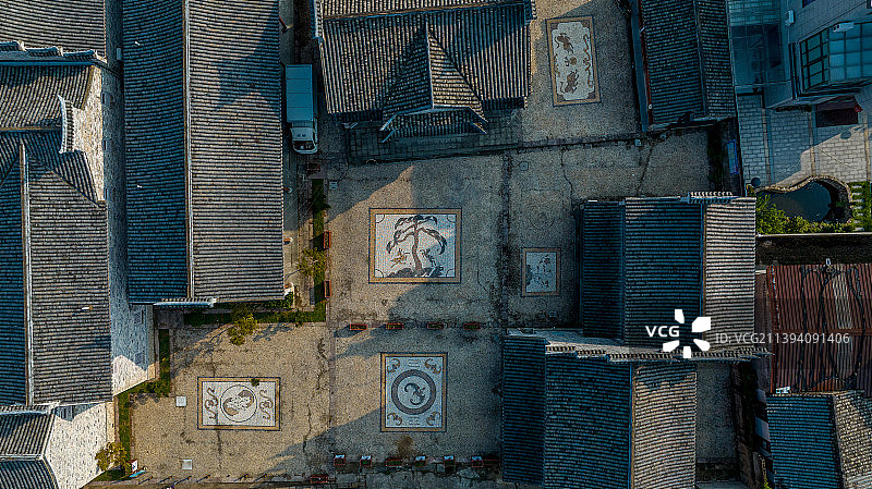 浙江宁波宁海前童古镇，家家溪水环绕,从日出到日落，夜色更加迷人图片素材