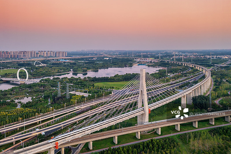 亚洲中国河南省郑州市蝶湖公园航拍视角图片素材