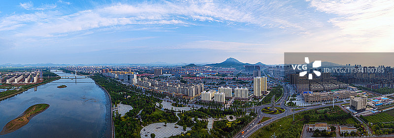 小城全景，早晨图片素材