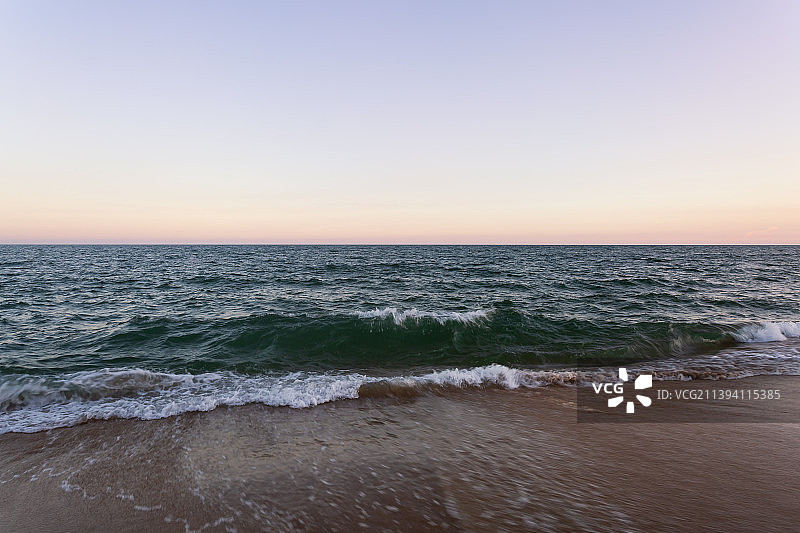 黄昏的海边沙滩图片素材