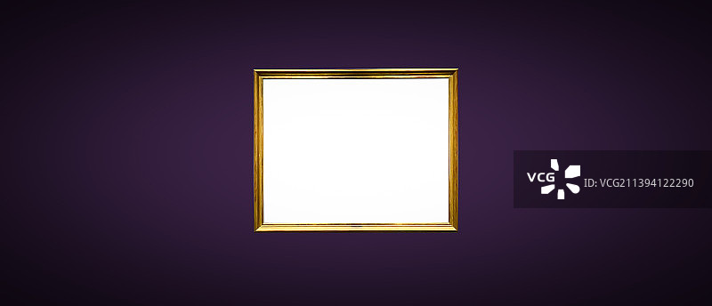 拍卖行皇家紫色墙上的古董艺术博览会画廊框架图片素材