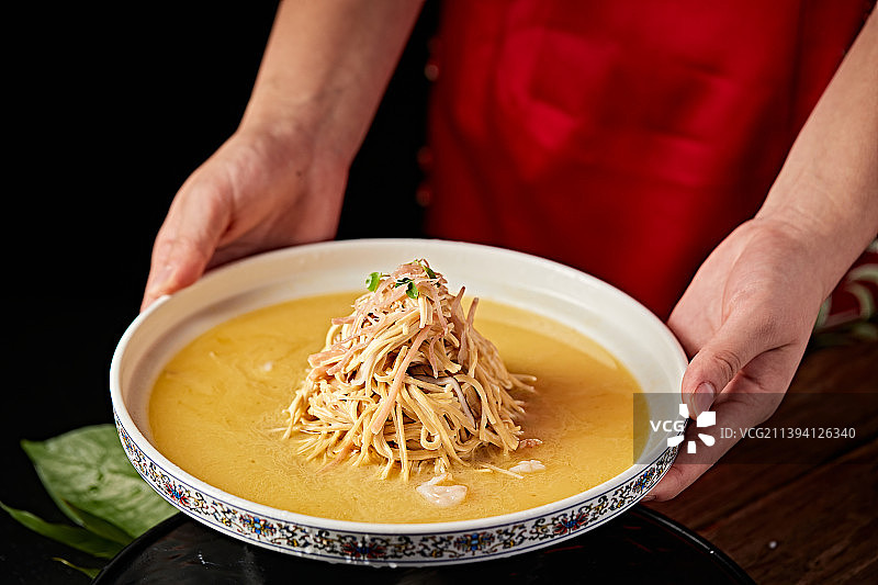 传统淮扬菜大烫干丝图片素材