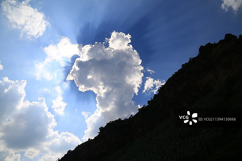 南盘江  苗王峡  人形云图片素材