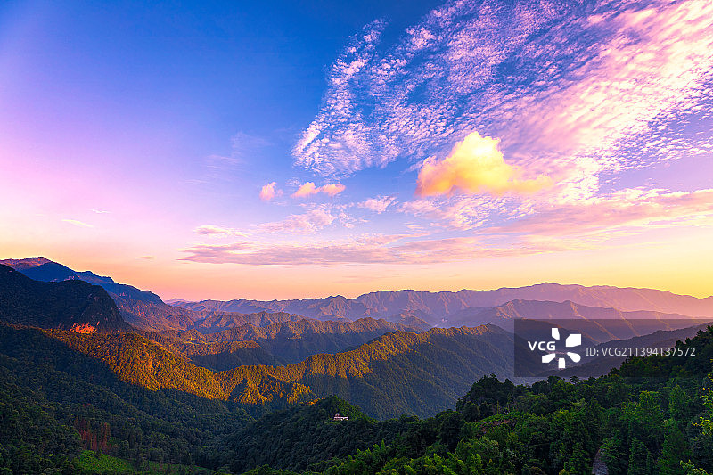 安徽池州仙寓山（1）-一览众山小图片素材