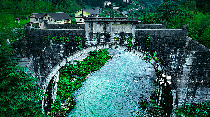 航拍贵州绥阳县公馆桥图片素材