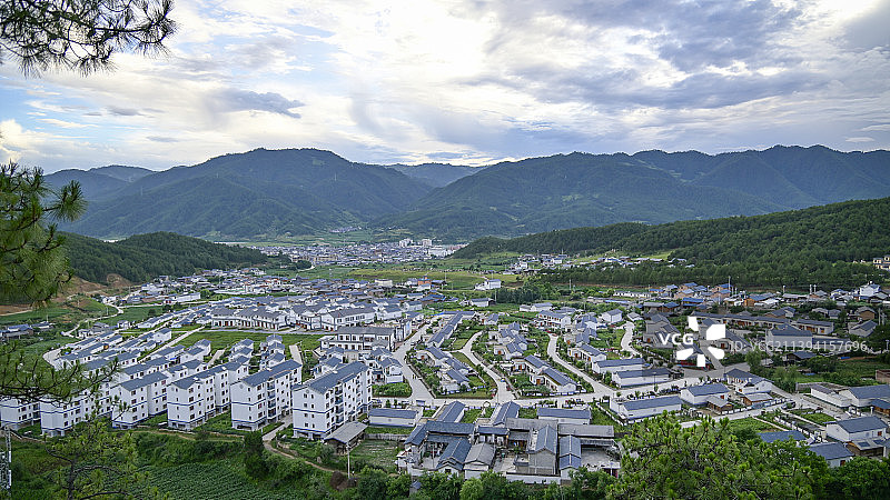 云南兰坪移民新居通甸珠海社区图片素材