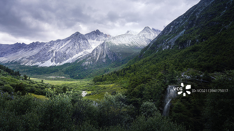 夏诺多吉图片素材