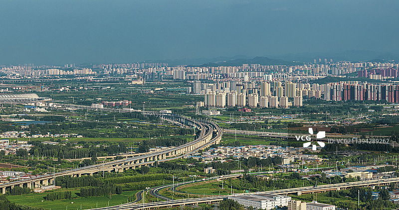 城市建筑高视角济黄河公铁立两用桥匝道图片素材