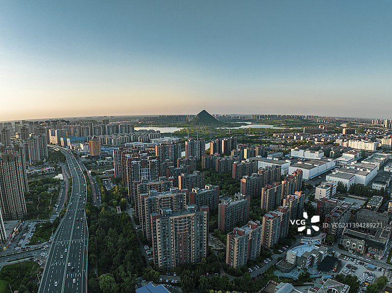 航拍晴天下济南华山风光图图片素材