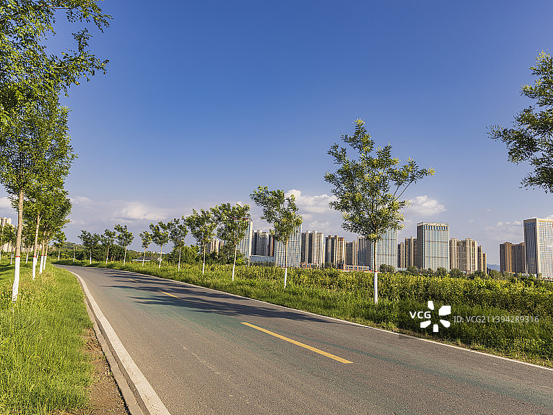 汽车广告背景图城市道路图片素材