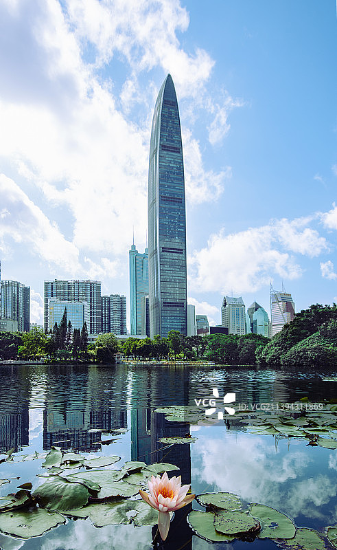 京基100  建筑与自然的融合图片素材