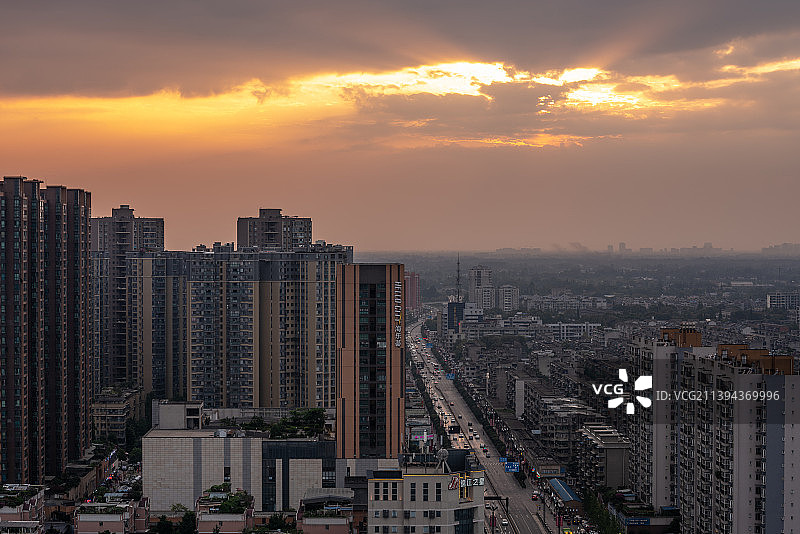 四川成都市新都区城市天际线日落风光图片素材