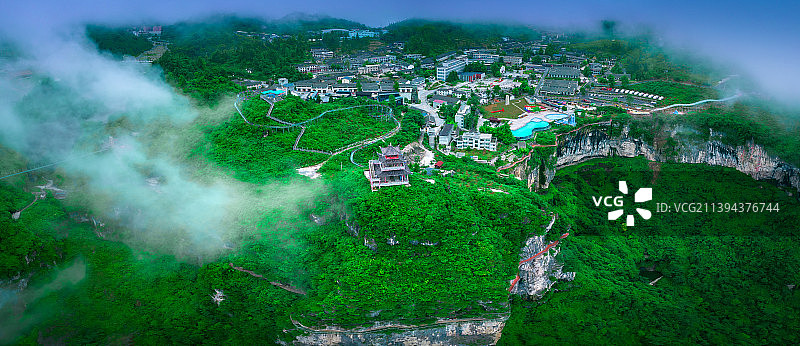 航拍贵州铜仁朱砂古镇云雾缭绕古镇航拍图片素材