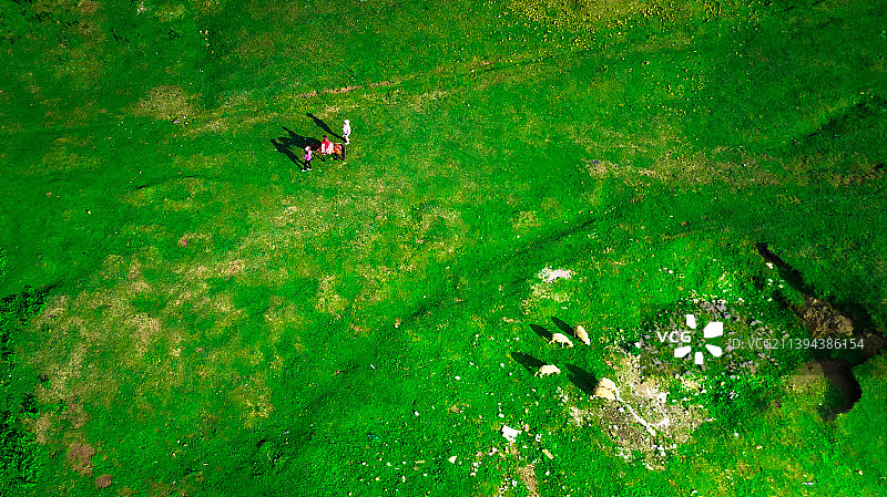 航拍贵州六盘水乌蒙大草原风光图片素材