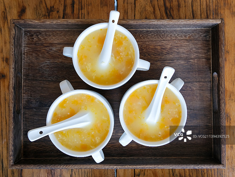 营养健康的早餐食物大米南瓜粥图片素材