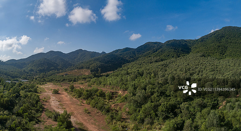 华南地区山、丘陵、青山绿水、健康、蓝天白云、森林植被、图片素材