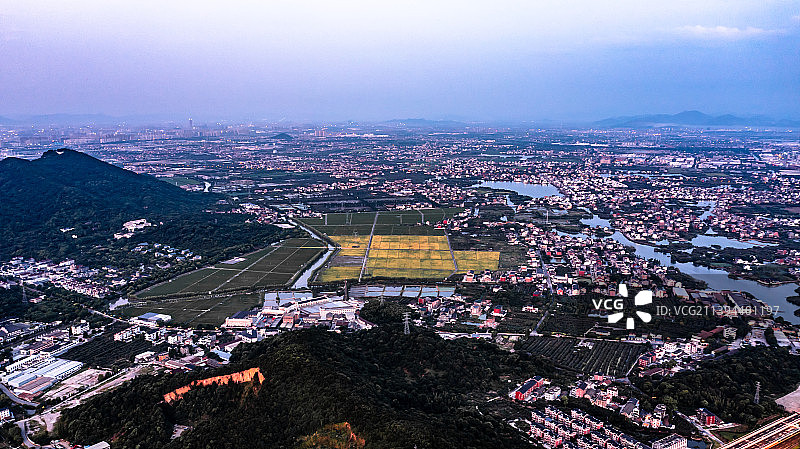 航拍杭州超山日出云海图片素材