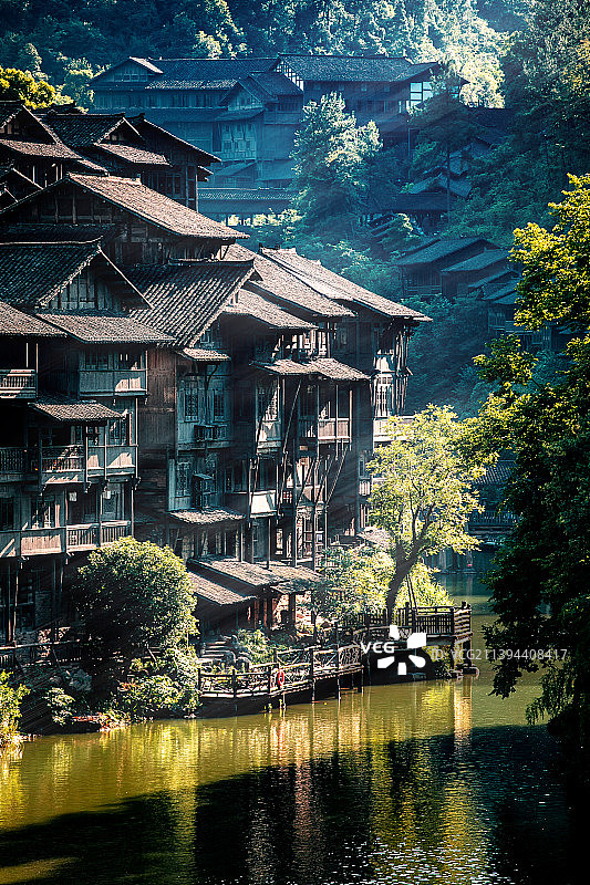 贵州新晋网红景点，遵义乌江寨，被称为大山里的江南水乡图片素材