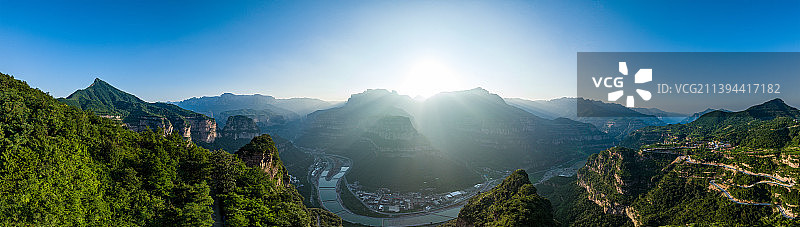 航拍河南安阳林州太行山区石板岩镇全景图图片素材