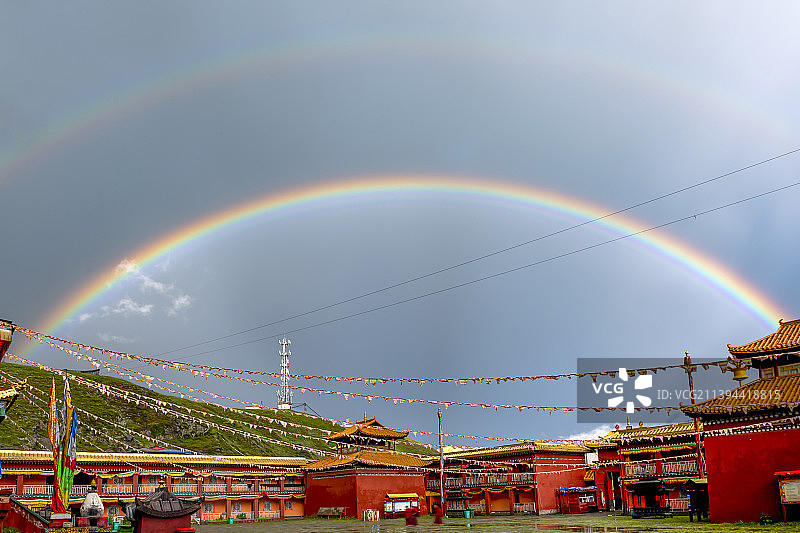 塔公寺彩虹图片素材