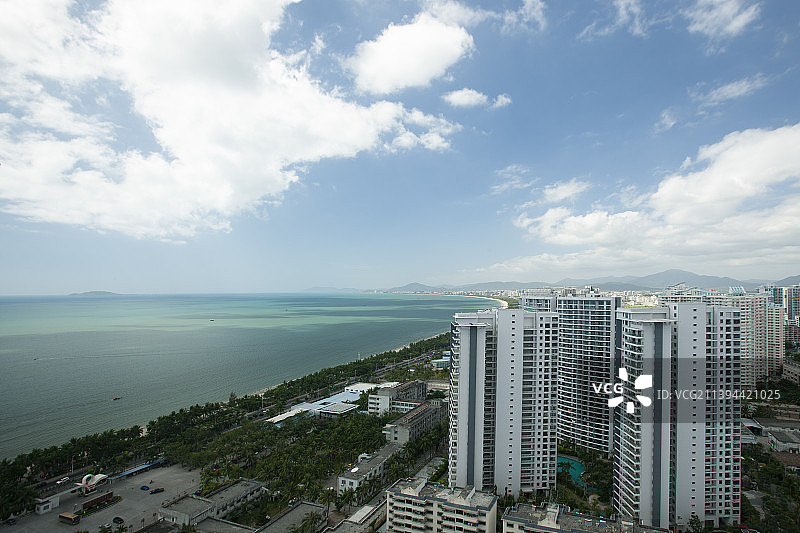 三亚湾、三亚地标建筑、凤凰岛、现代建筑、自由贸易港、国际旅游岛图片素材