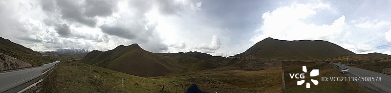 景物和群山的全景图片素材