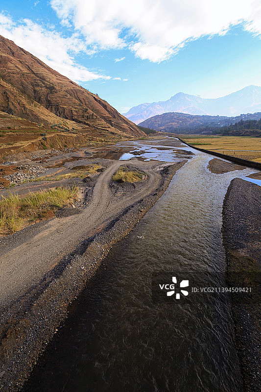 东川小江笔直的河床图片素材