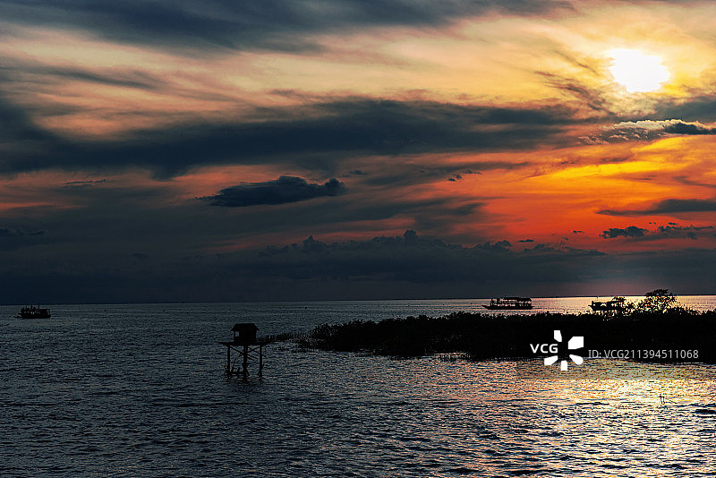 洞里萨湖的云彩图片素材