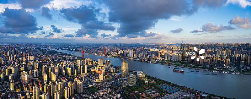 航拍上海杨浦大桥黄昏图片素材