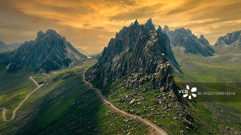 莲宝叶则--石头山图片素材