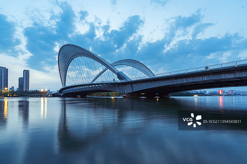 蝶翼般的太原南中环桥图片素材