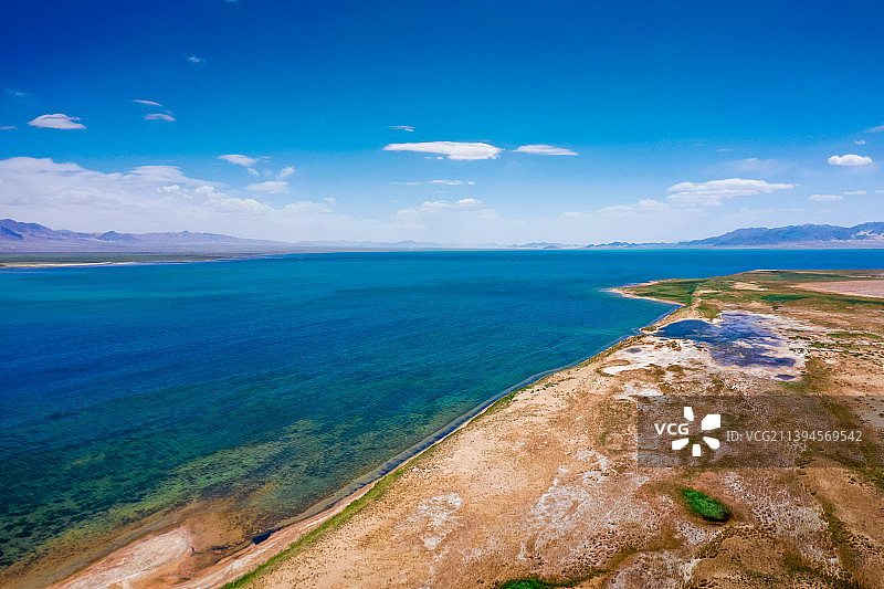 海西州小柴旦湖航拍下的湖泊图片素材